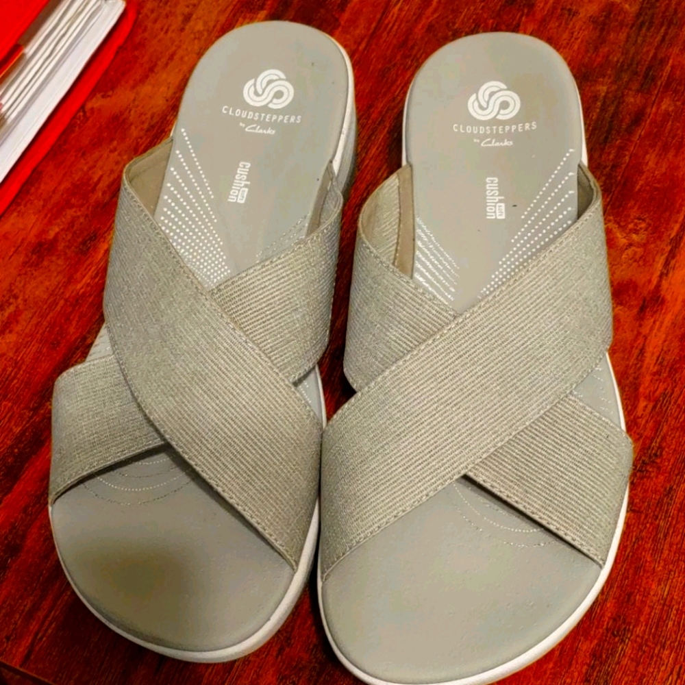 Cloud steppers Sandle's size 7 women's.